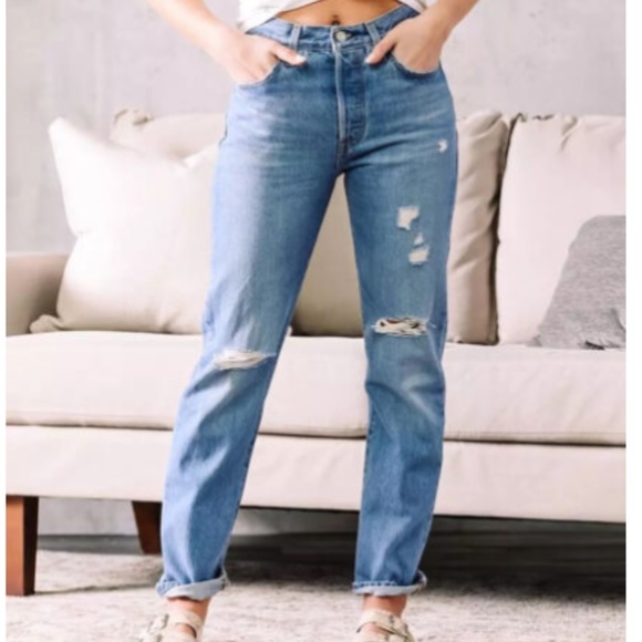 Levi's 501 Athens Crown With Destruction Ripped Straight Leg Jeans - Picture 4 of 10